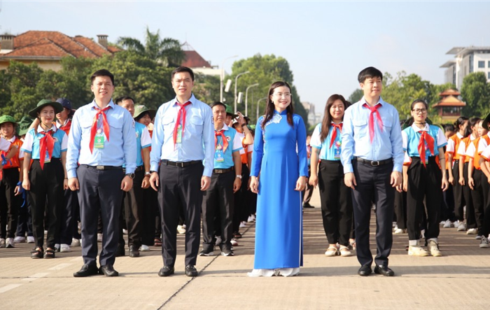 270 Chỉ huy Đội giỏi toàn quốc báo công dâng Bác