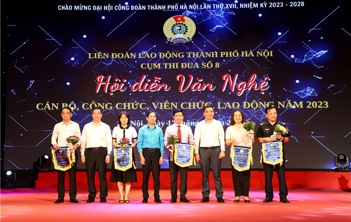 Hội diễn văn nghệ trong cán bộ, công chức, viên chức, lao động Cụm thi đua số 8 Liên đoàn Lao động thành phố