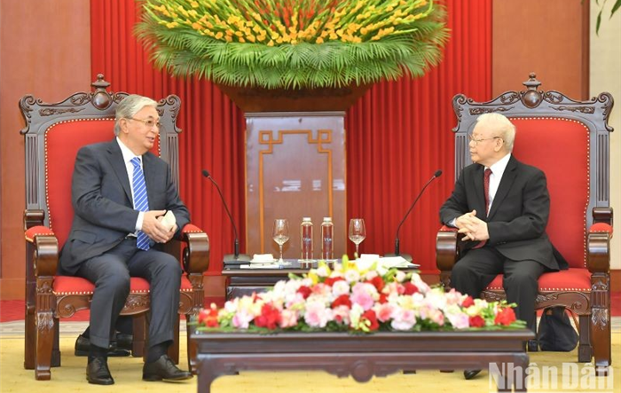 Tổng Bí thư Nguyễn Phú Trọng tiếp Tổng thống Kazakhstan Kassym-Jomart Tokayev