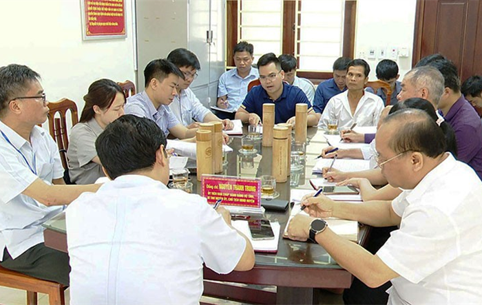 Phát huy vai trò của nhân dân trong đấu tranh ngăn chặn, đẩy lùi sự suy thoái
