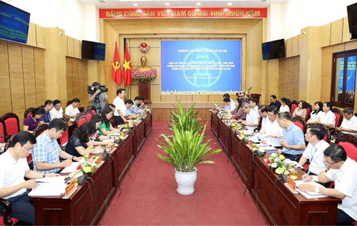 Khảo sát công tác tuyển sinh đầu cấp, việc xây dựng, công nhận trường đạt chuẩn quốc gia tại Ba Đình