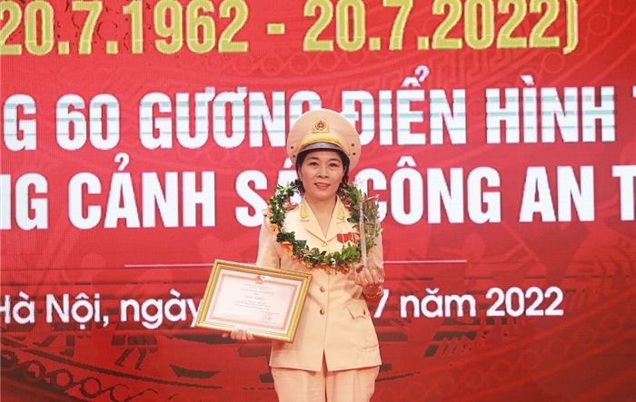 Nữ Công an xã Thanh Liệt, huyện Thanh Trì nhiệt huyết, tận tụy được người dân yêu mến