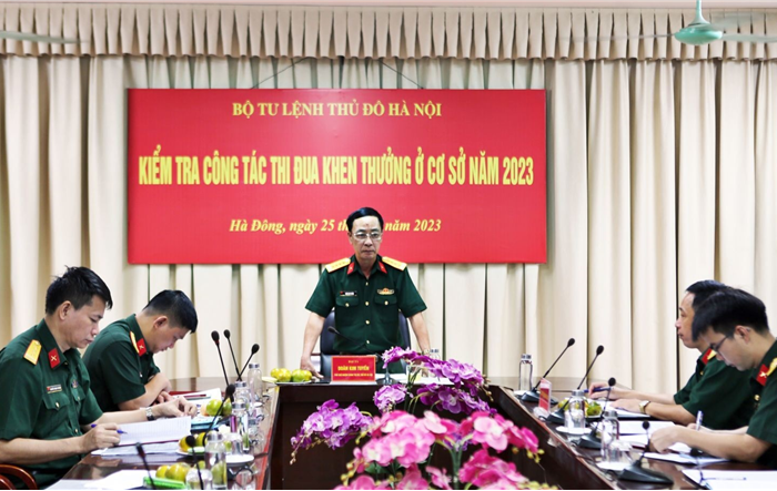 Kiểm tra công tác thi đua, khen thưởng ở cơ sở tại Ban Chỉ huy Quân sự quận Hà Đông