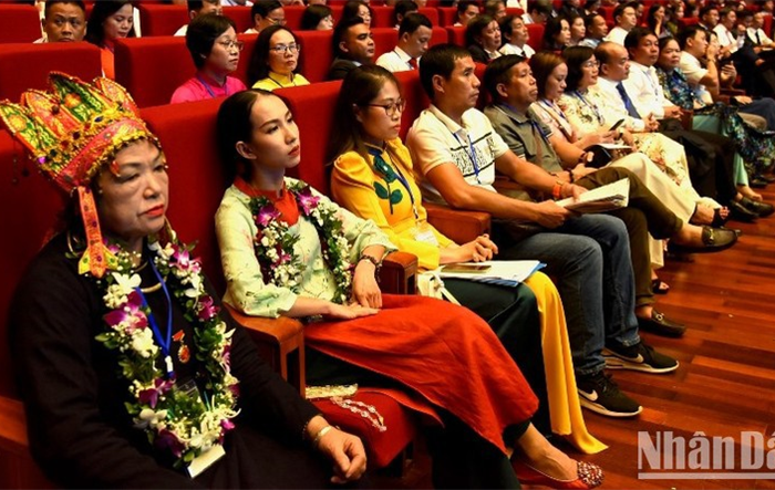 Thư chúc mừng của đồng chí Tổng Bí thư Nguyễn Phú Trọng nhân dịp Hội nghị tuyên dương gương điển hình tiên tiến trong lĩnh vực văn hóa toàn quốc năm 2023