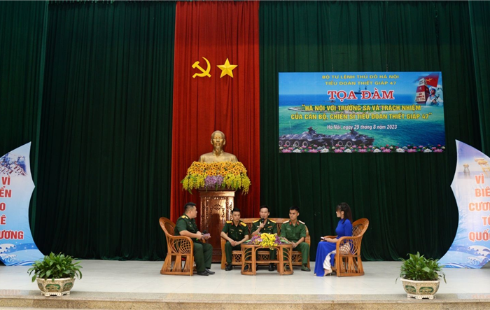 Toạ đàm “Hà Nội với Trường Sa và trách nhiệm của cán bộ, chiến sĩ Tiểu đoàn Thiết giáp 47”