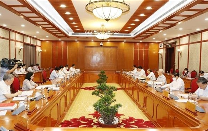 Đẩy mạnh xây dựng, chỉnh đốn Đảng và hệ thống chính trị: Phòng, chống tham nhũng, tiêu cực trong công tác cán bộ