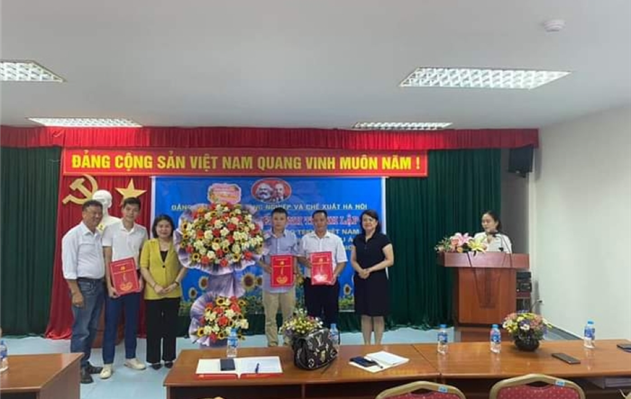 Lễ công bố quyết định thành lập các tổ chức cơ sở Đảng tại khu công nghiệp Quang Minh
