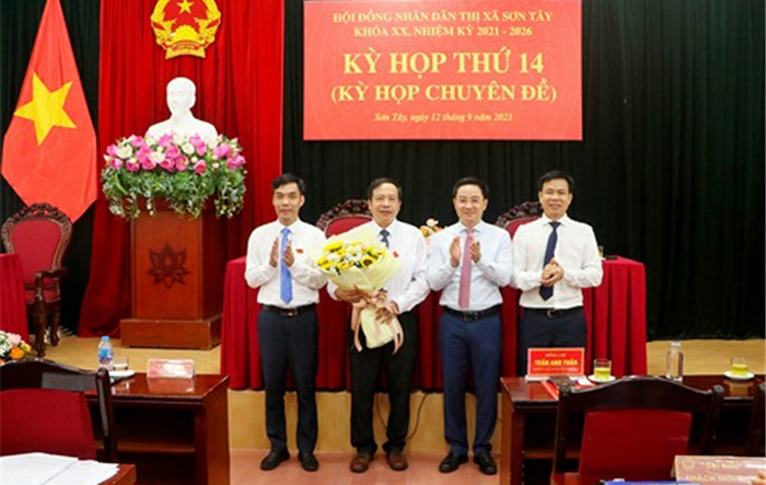Thị xã Sơn Tây có Phó Chủ tịch UBND mới