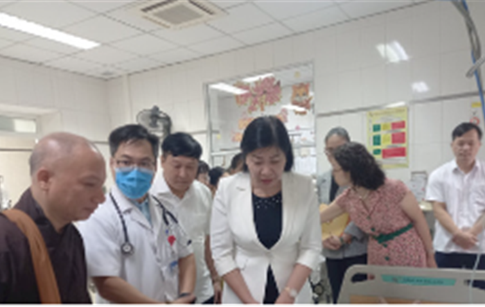 Lãnh đạo Ủy ban Mặt trận Tổ quốc Việt Nam thành phố thăm hỏi, hỗ trợ các nạn nhân vụ cháy tại quận Thanh Xuân