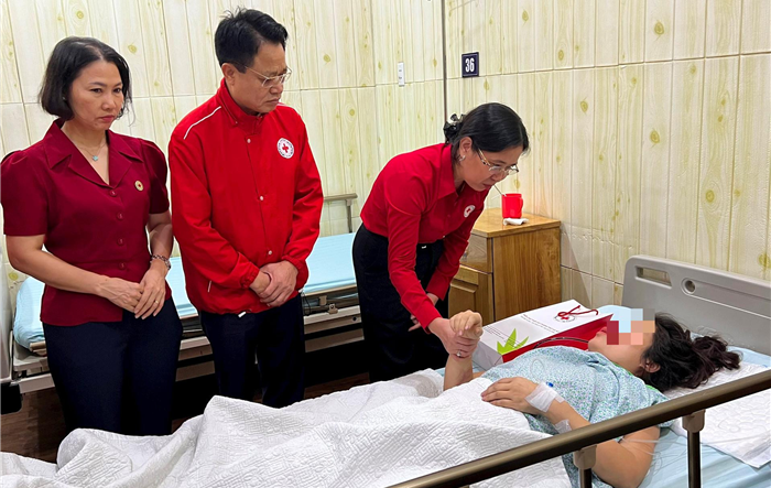 Trung ương Hội Chữ thập đỏ Việt Nam hỗ trợ khẩn cấp nạn nhân vụ cháy chung cư mini tại quận Thanh Xuân