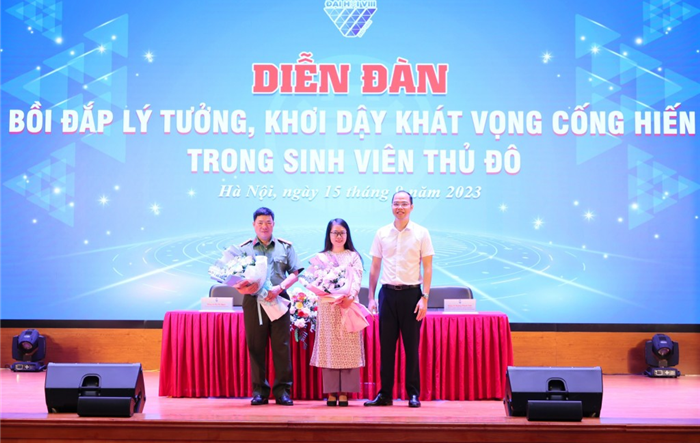Diễn đàn “Bồi đắp lý tưởng, khơi dậy khát vọng cống hiến trong sinh viên Thủ đô”