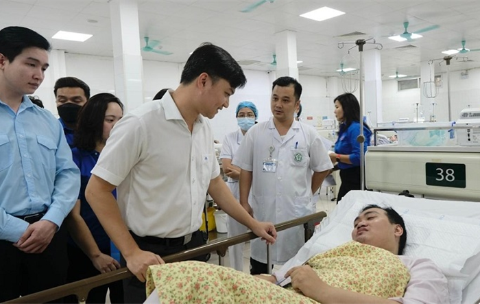 Bí thư Trung ương Đoàn Nguyễn Minh Triết thăm hỏi, hỗ trợ nạn nhân vụ cháy tại quận Thanh Xuân