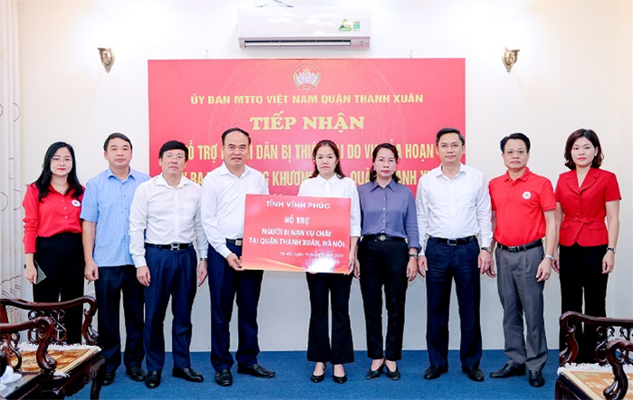 Tiếp nhận ủng hộ của tỉnh Vĩnh Phúc hỗ trợ các nạn nhân trong vụ cháy chung cư mini tại quận Thanh Xuân