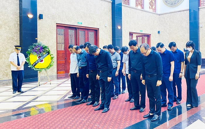 Trưởng ban Nội chính Thành ủy Nguyễn Quang Đức chia buồn với gia đình nạn nhân tử vong trong vụ hỏa hoạn tại quận Thanh Xuân 