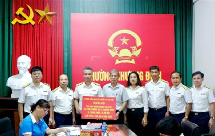 Cục thuế thành phố tưởng niệm, phát động ủng hộ nạn nhân vụ cháy tại quận Thanh Xuân