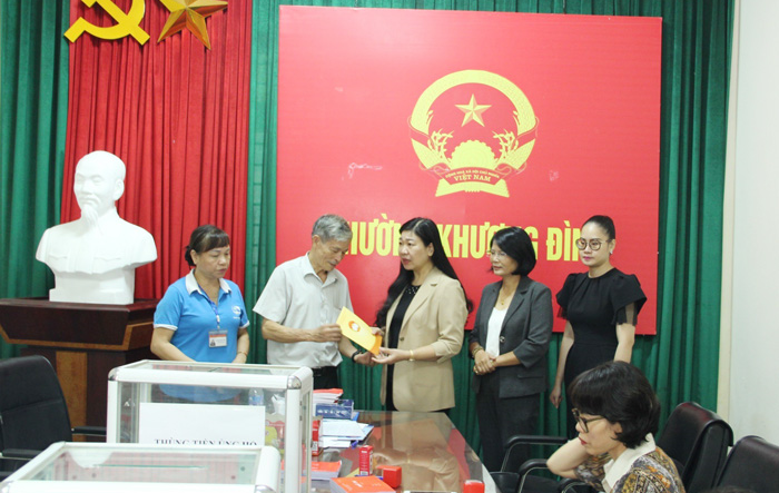 Chủ tịch Ủy ban MTTQ Việt Nam thành phố kiểm tra công tác tiếp nhận hỗ trợ các nạn nhân trong vụ cháy tại phường Khương Đình 