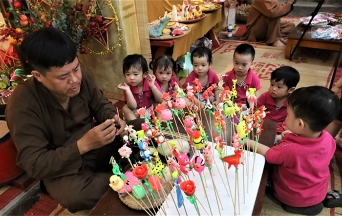 Rực rỡ sắc màu đêm hội "Đèn thu lung linh” tại Hoàng thành Thăng Long
