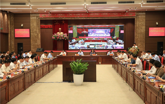  Thường trực Thành ủy - HĐND - UBND thành phố Hà Nội giao ban với quận, huyện thị xã: Tăng cường thanh tra, xử lý nghiêm vi phạm về phòng cháy, chữa cháy