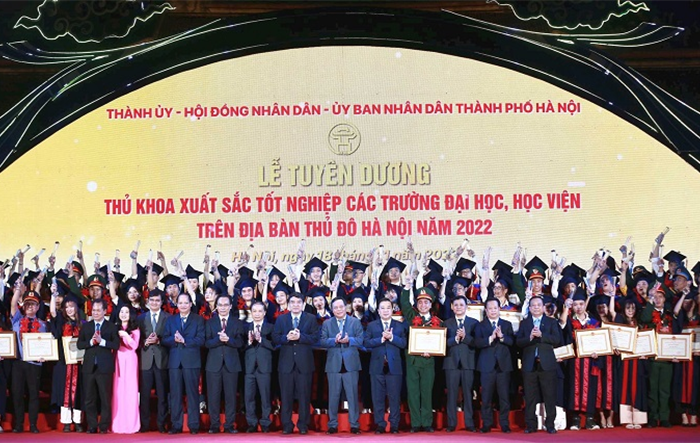 Tổ chức Lễ tuyên dương Thủ khoa xuất sắc năm 2023 