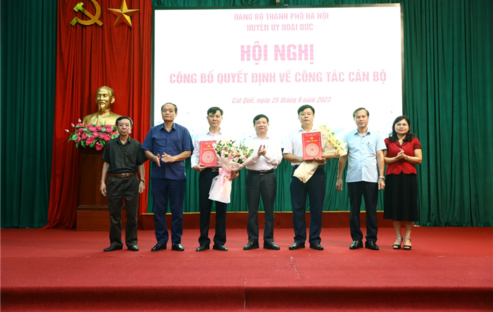 Hội nghị công bố quyết định về công tác cán bộ tại ba xã Dương Liễu, Cát Quế và Yên Sở