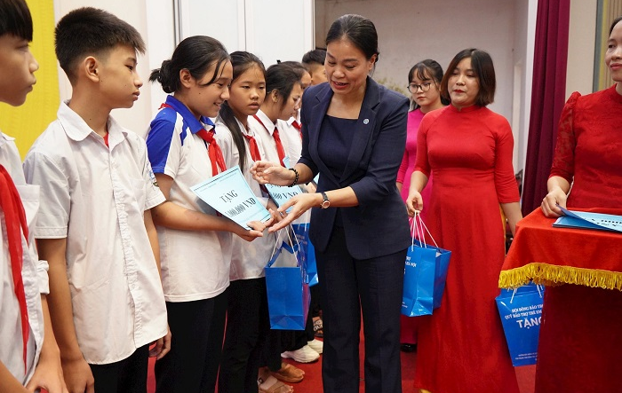 Thành phố Hà Nội tổ chức "Đêm hội Trăng rằm" cho trẻ em có hoàn cảnh khó khăn