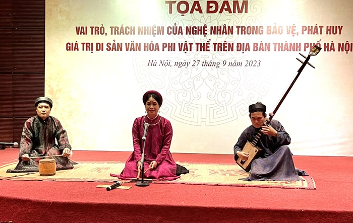 Tọa đàm “Vai trò, trách nhiệm của nghệ nhân trong bảo vệ, phát huy giá trị di sản văn hóa phi vật thể trên địa bàn thành phố"