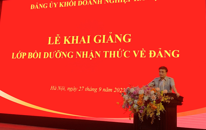 Khai giảng lớp bồi dưỡng nhận thức về Đảng cho hơn 300 quần chúng ưu tú của các tổ chức cơ sở Đảng trực thuộc Khối Doanh nghiệp