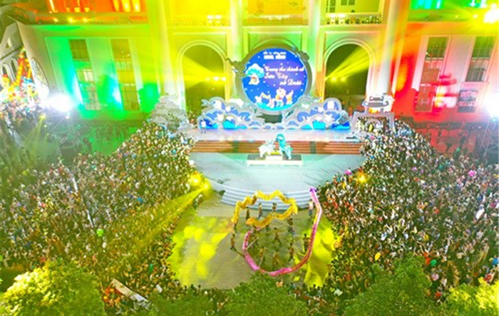 Tưng bừng Chương trình biểu diễn lân sư rồng vui Tết Trung thu 2023
