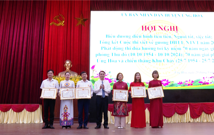Huyện Ứng Hòa biểu dương điển hình tiên tiến, "Người tốt, việc tốt" năm 2023