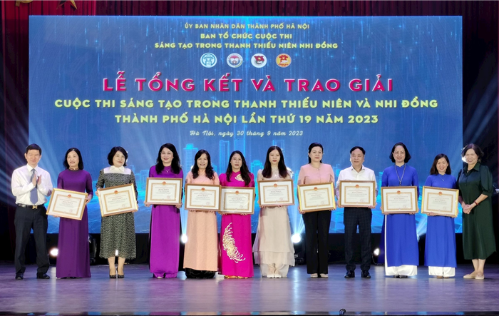 Trao giải Cuộc thi sáng tạo trong thanh thiếu niên, nhi đồng thành phố Hà Nội năm 2023