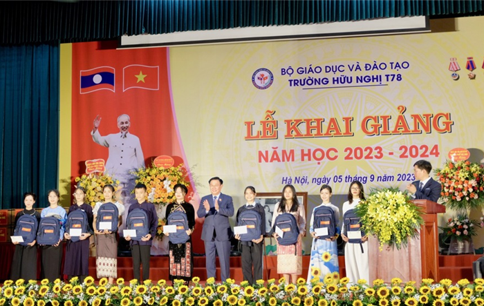 Chủ tịch Quốc hội Vương Đình Huệ dự lễ khai giảng năm học 2023-2024 tại trường Hữu nghị T78