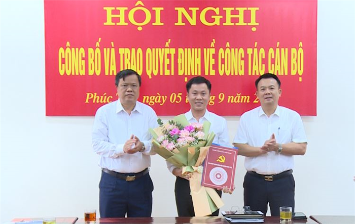 Huyện Phúc Thọ công bố quyết định điều động, bổ nhiệm Trưởng phòng Văn hóa – Thông tin