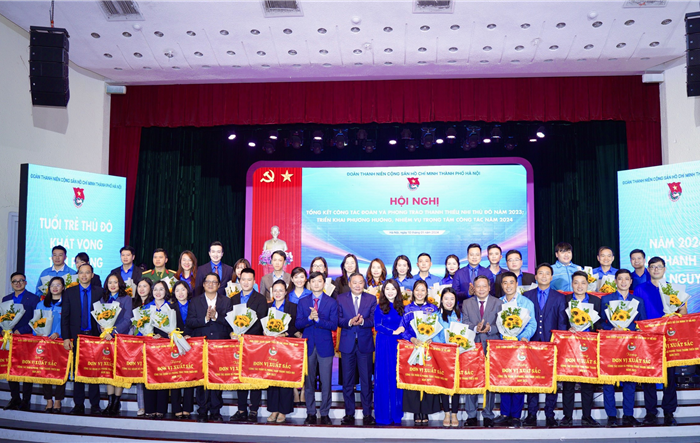 Xây dựng con người Hà Nội thanh lịch bắt đầu từ giới trẻ