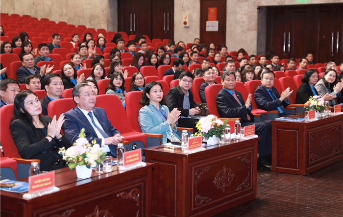 Đổi mới mạnh mẽ hoạt động công đoàn để tập hợp, thu hút người lao động 