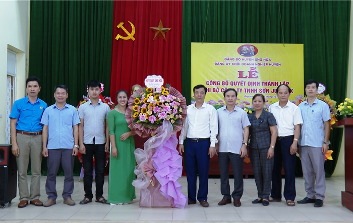 Huyện Ứng Hòa tạo điều kiện thuận lợi để nâng cao chất lượng tổ chức Đảng ở doanh nghiệp ngoài Nhà nước