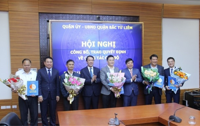 Hội nghị công bố và trao quyết định điều động, bổ nhiệm cán bộ