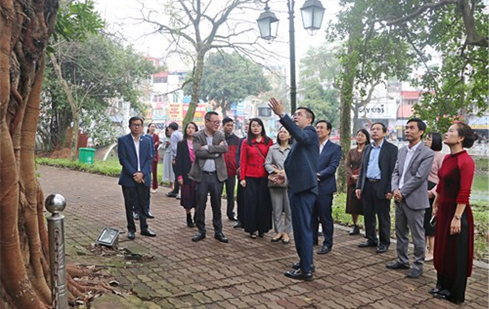 Các Ban HĐND thành phố khảo sát tại thị xã Sơn Tây về công tác chuẩn bị trước, trong và sau Tết Nguyên đán Giáp Thìn năm 2024
