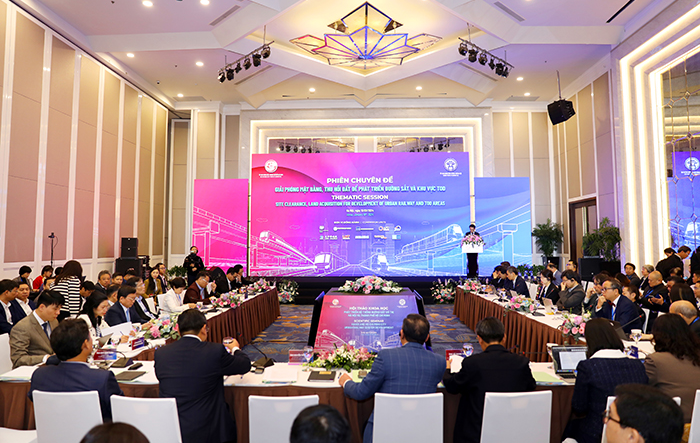 Hội thảo phát triển đường sắt đô thị tại thành phố Hà Nội và thành phố Hồ Chí Minh