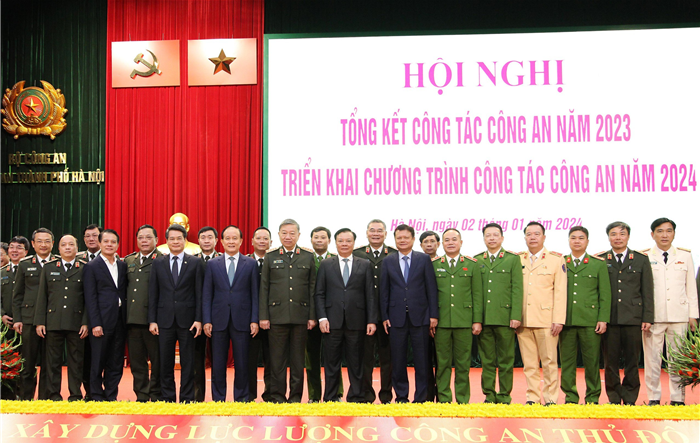 Xây dựng Đảng bộ Công an thành phố trong sạch, vững mạnh, đi đầu