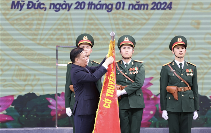 Huyện Mỹ Đức đạt chuẩn nông thôn mới và đón nhận Huân chương Lao động hạng Nhất