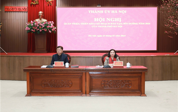 Tạo mọi điều kiện để đào tạo, nâng cao năng lực trình độ của cán bộ, đảng viên