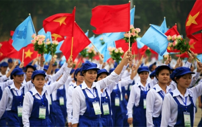 Phê phán quan điểm phủ nhận sứ mệnh lịch sử của giai cấp công nhân trong thời đại ngày nay