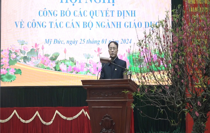 Huyện Mỹ Đức công bố quyết định điều động, luân chuyển 30 cán bộ quản lý giáo dục