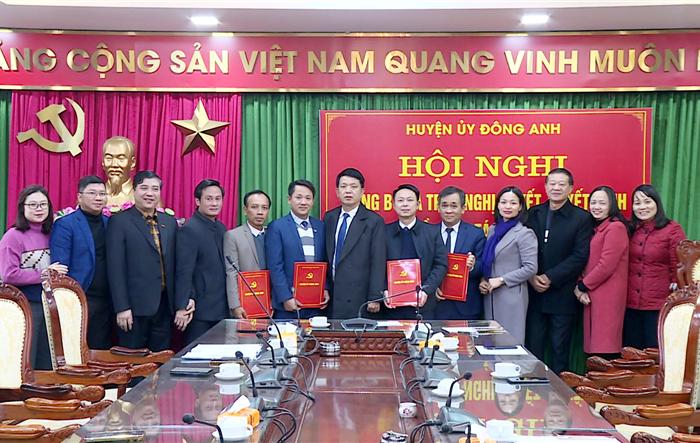 Huyện uỷ Đông Anh công bố và trao quyết định về công tác cán bộ