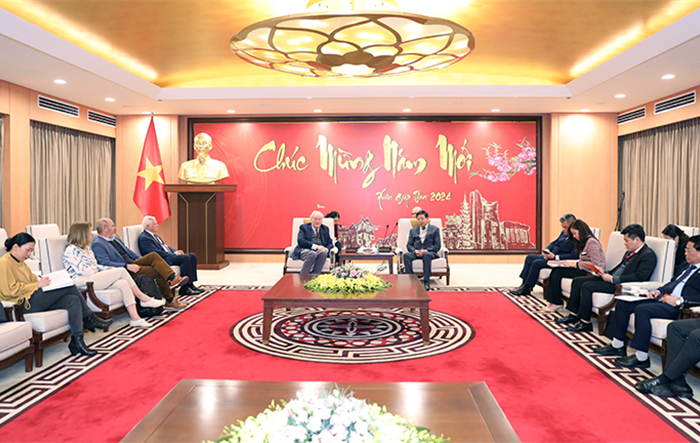 Phó Chủ tịch thành phố Hà Nội Dương Đức Tuấn tiếp Thượng nghị sỹ thành phố Val-de-Marne (Pháp)