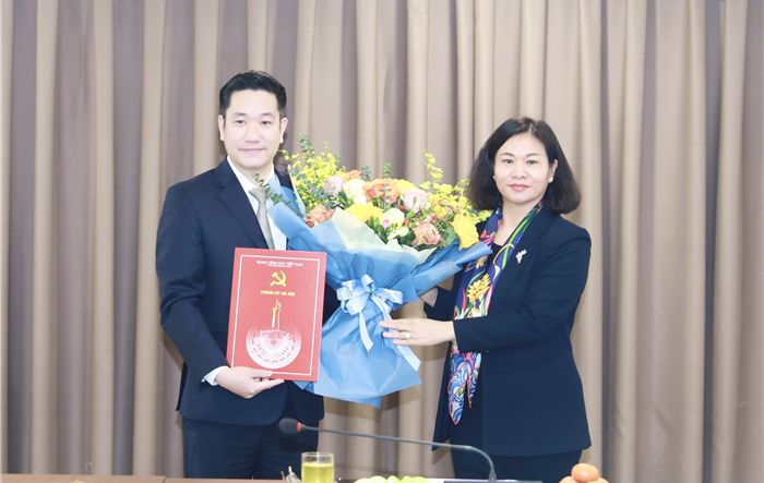Công bố các quyết định của Ban Thường vụ Thành ủy về công tác cán bộ tại một số địa phương, đơn vị 