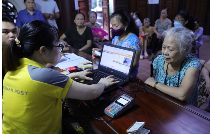 Khuyến khích thực hiện chi trả ưu đãi an sinh xã hội không dùng tiền mặt đối với người dân