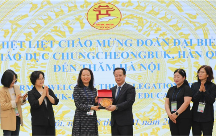 Giám đốc Sở Giáo dục và Đào tạo Hà Nội tiếp đoàn Sở Giáo dục Chungcheongbuk, Hàn Quốc