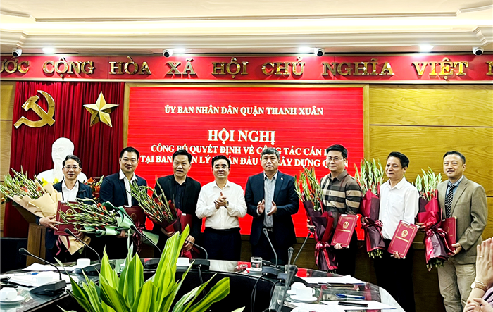 Hội nghị công bố Quyết định về công tác cán bộ tại Ban Quản lý dự án đầu tư xây dựng quận Thanh Xuân