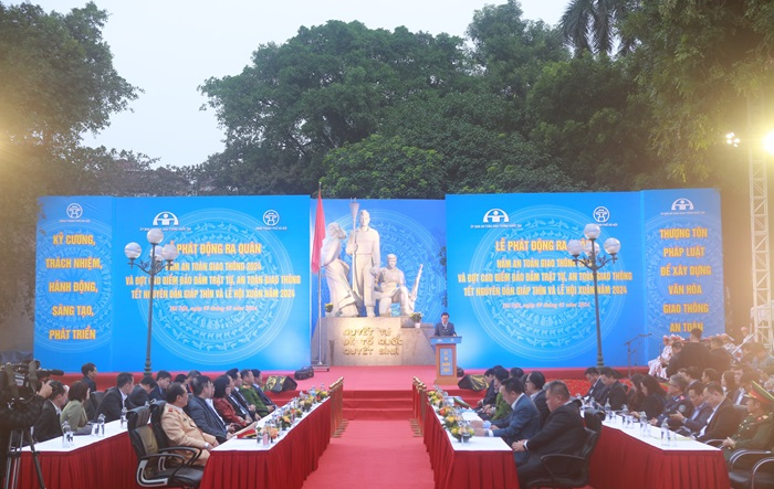 Lễ phát động ra quân Năm An toàn giao thông 2024 tại Hà Nội